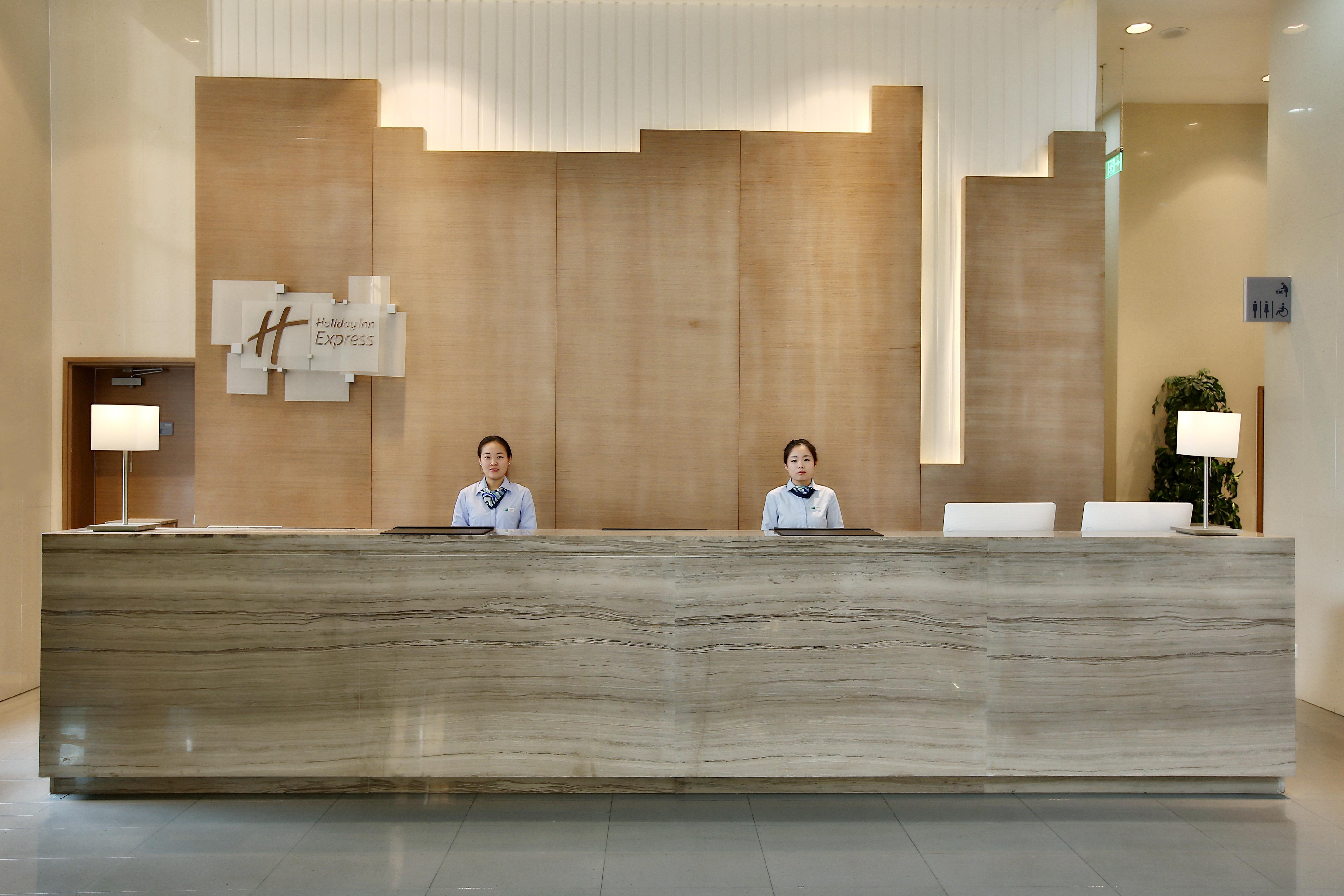 Holiday Inn Express Langfang Park View By Ihg Exterior photo